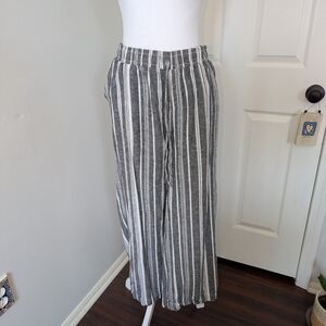 Briggs New York Striped Wide-Leg Pants - Gray & White